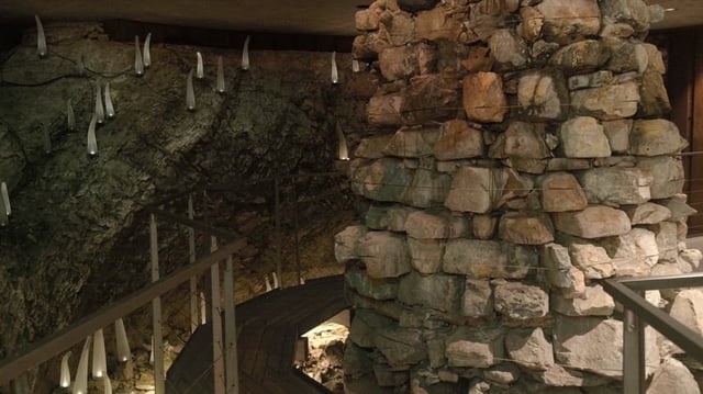 This castle needed more boobs [gif]